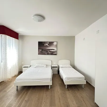 Vacation Venice Rooms-3